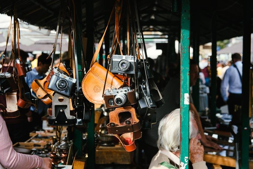 comparing dslr and mirrorless